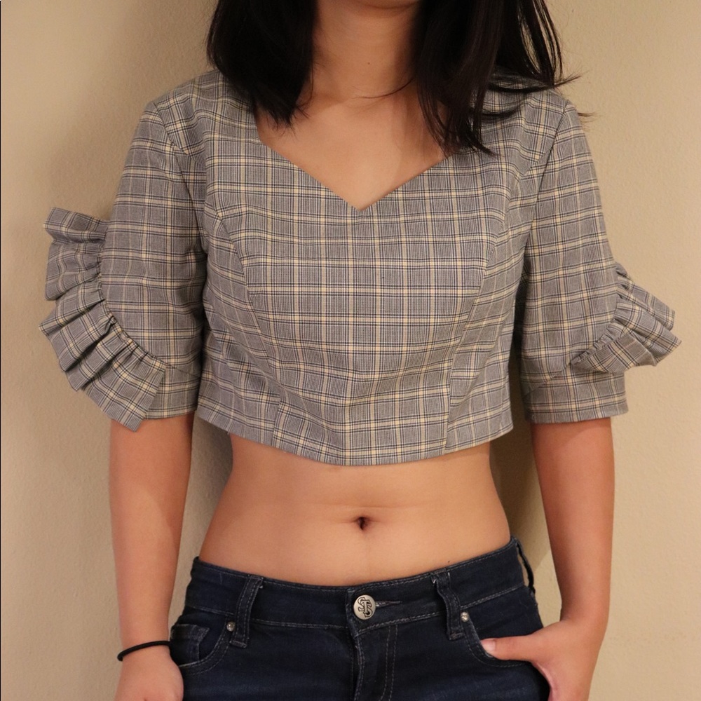 Crush Plaid ruffle Sleeve Crop Top small
